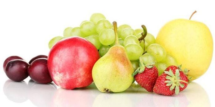 Les fruits sont la base de l'alimentation des jeunes filles qui veulent perdre du poids